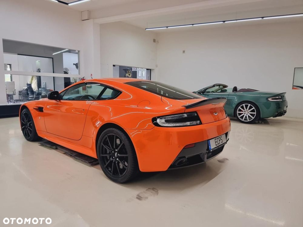 Aston Martin V12 Vantage - 6