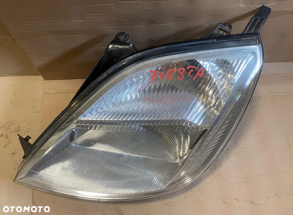 Lampa Ford Fiesta MK6 lewa OE - 2
