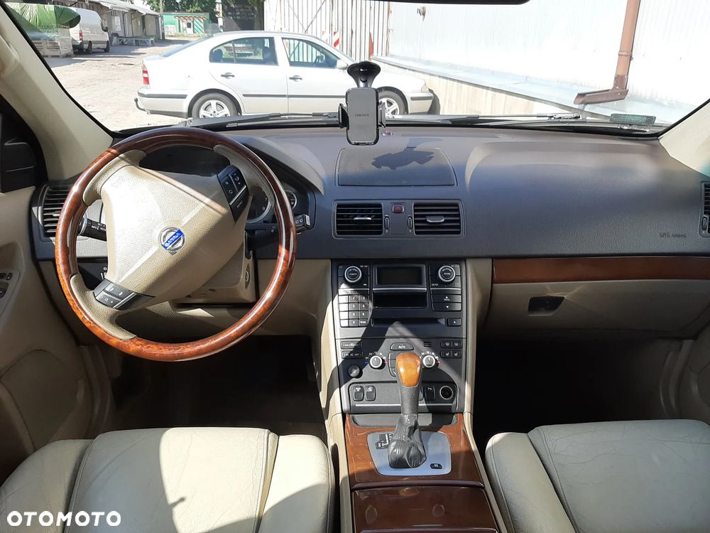 Volvo XC 90 4.4 V8 AWD Momentum - 2