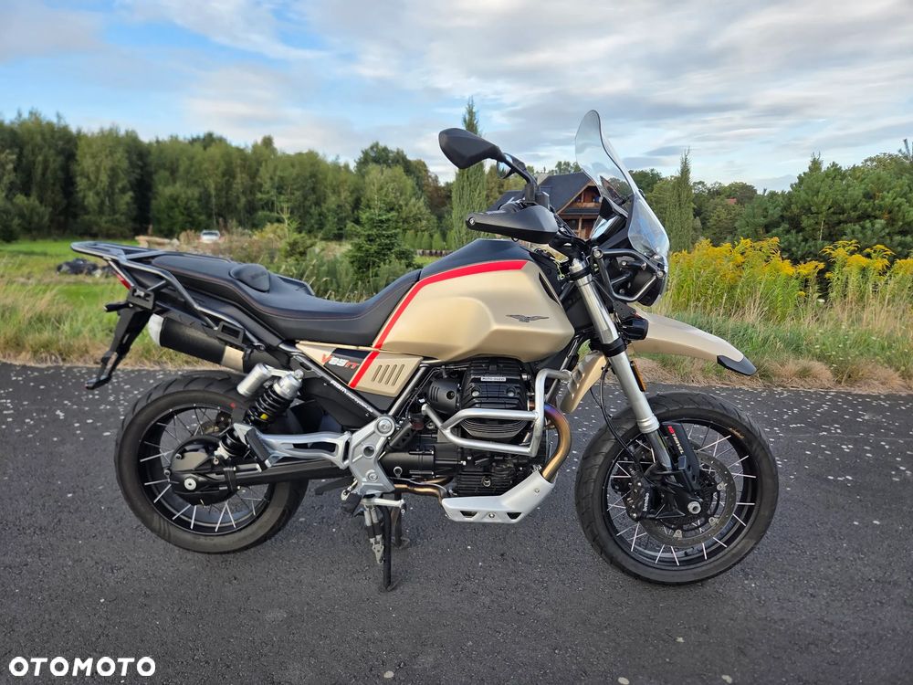Moto Guzzi V85 - 2