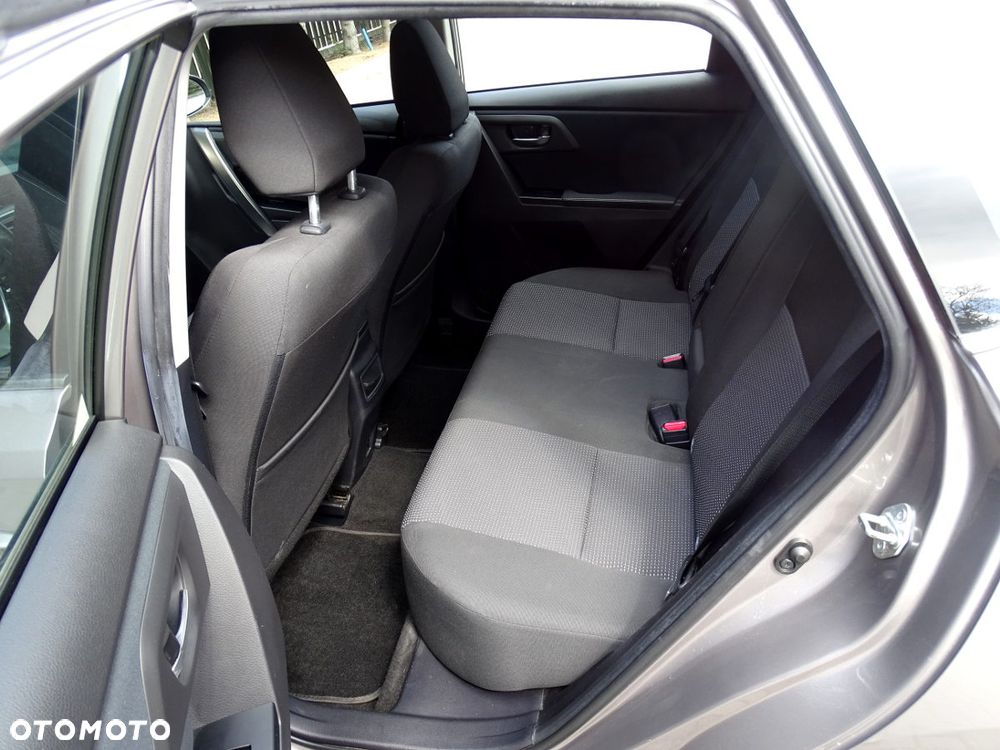 Toyota Auris 1.6 Executive - 13
