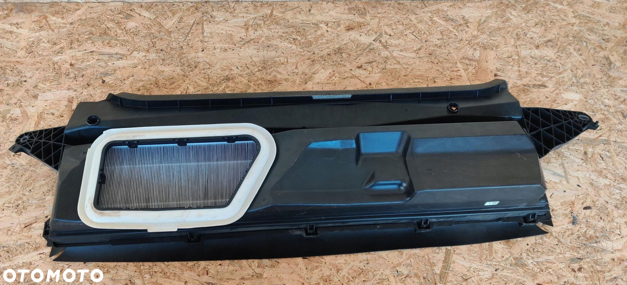 OBUDOWA FILTRA POWIETRZA KPL TESLA MODEL Y 2024 1495167-28-C 1495167 - 5