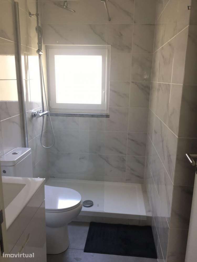 Quarto - localizado em Carcavelos Lisbon - Grande imagem: 2/12