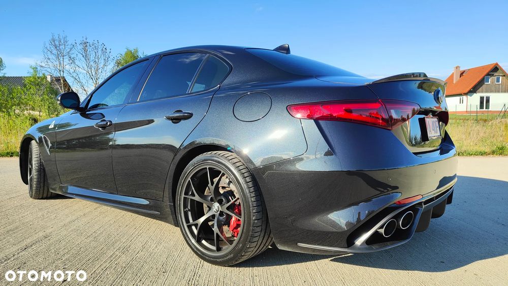 Alfa Romeo Giulia 2.9 Bi Turbo V6 Quadrifoglio - 3