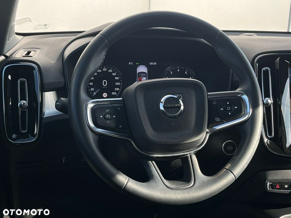 Volvo XC 40 T3 Momentum Pro - 18