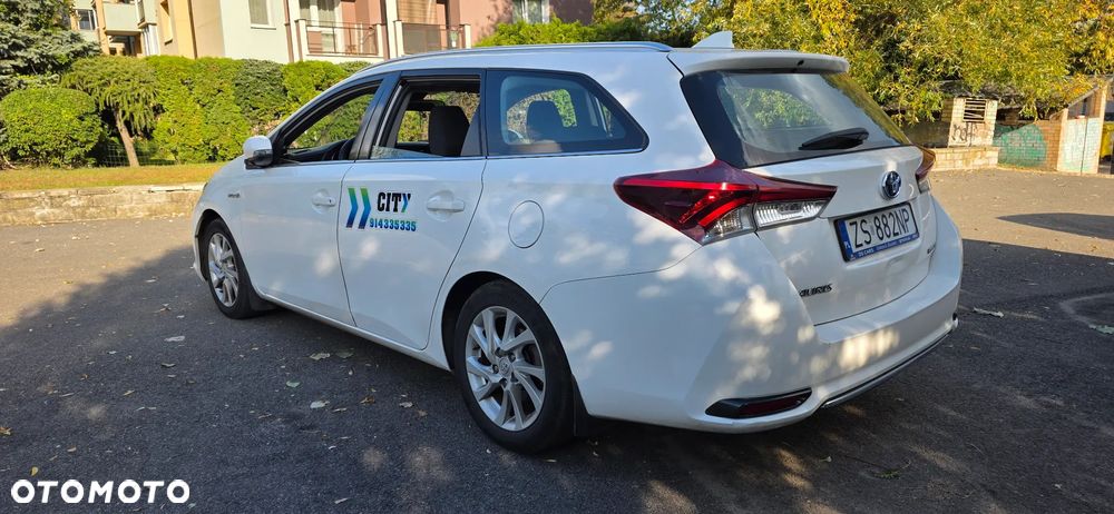 Toyota Auris Hybrid 135 Dynamic - 3