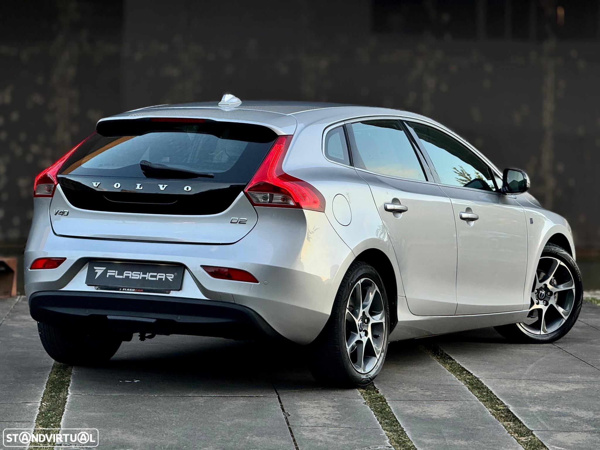 Volvo V40 1.6 D2 R-Design Momentum - 7