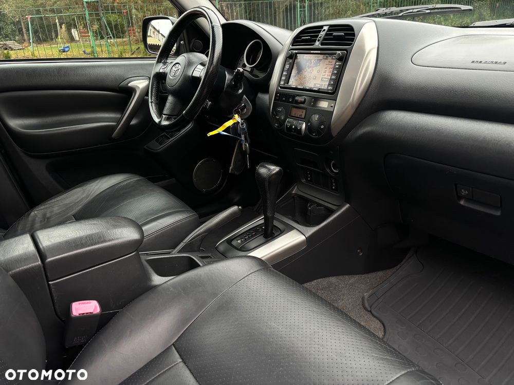 Toyota RAV4 2.0 VVT-i 4x4 - 6