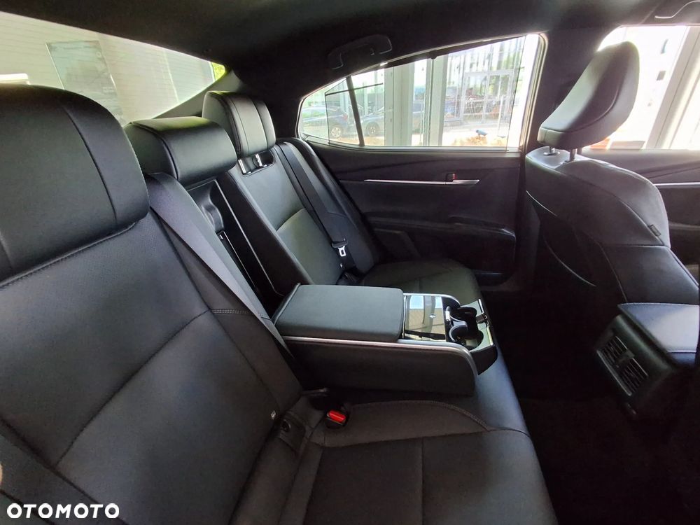 Toyota Camry 2.5 Hybrid Dynamic Force Executive e-CVT - 18