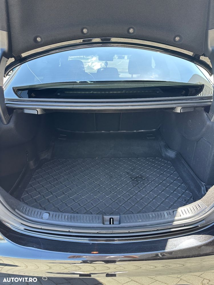 Mercedes-Benz E 200 4MATIC Aut. - 31