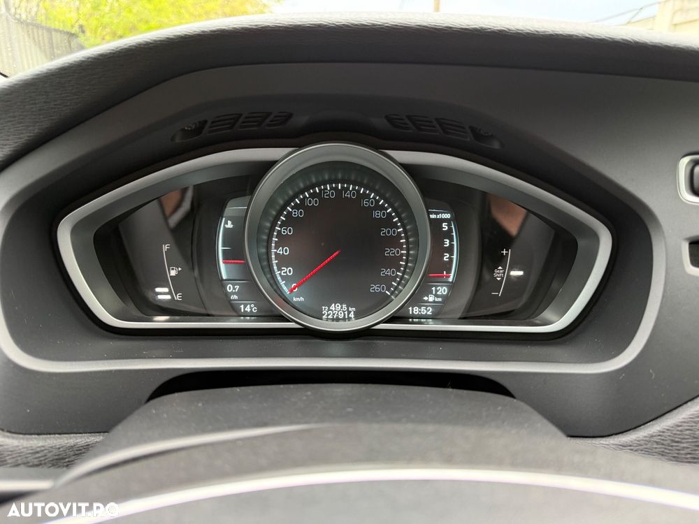 Volvo V40 D4 VEA Summum - 8