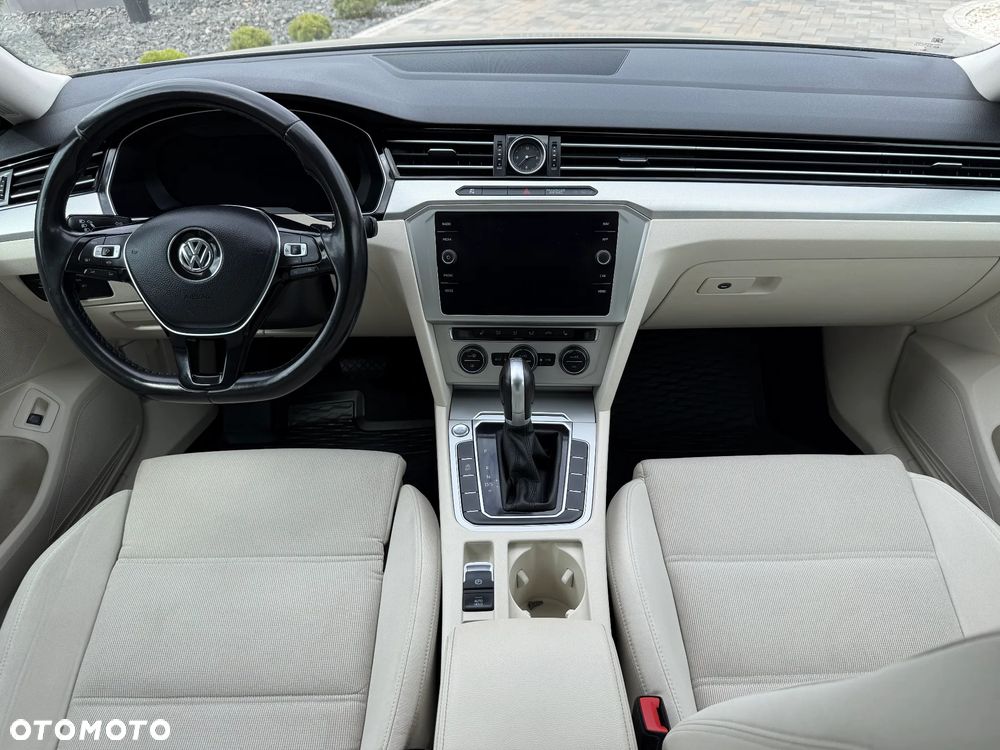 Volkswagen Passat 2.0 TDI (BlueMotion Technology) DSG Highline - 19