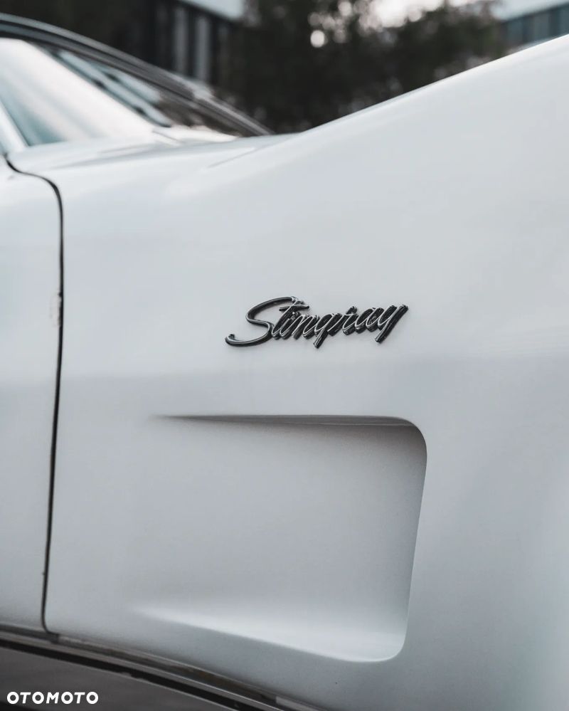 Chevrolet Corvette - 20