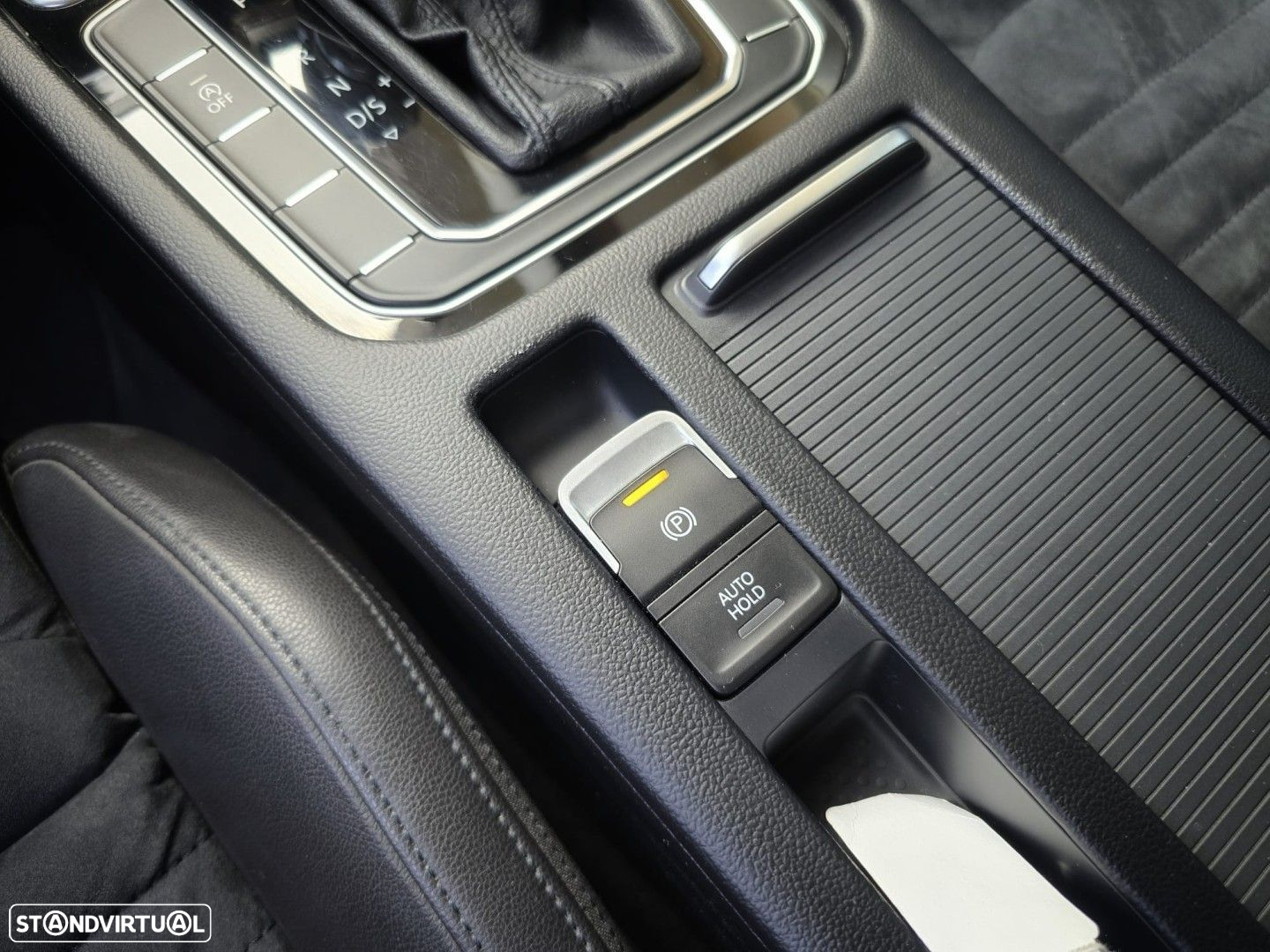VW Passat Variant 2.0 TDi Highline DSG - 26