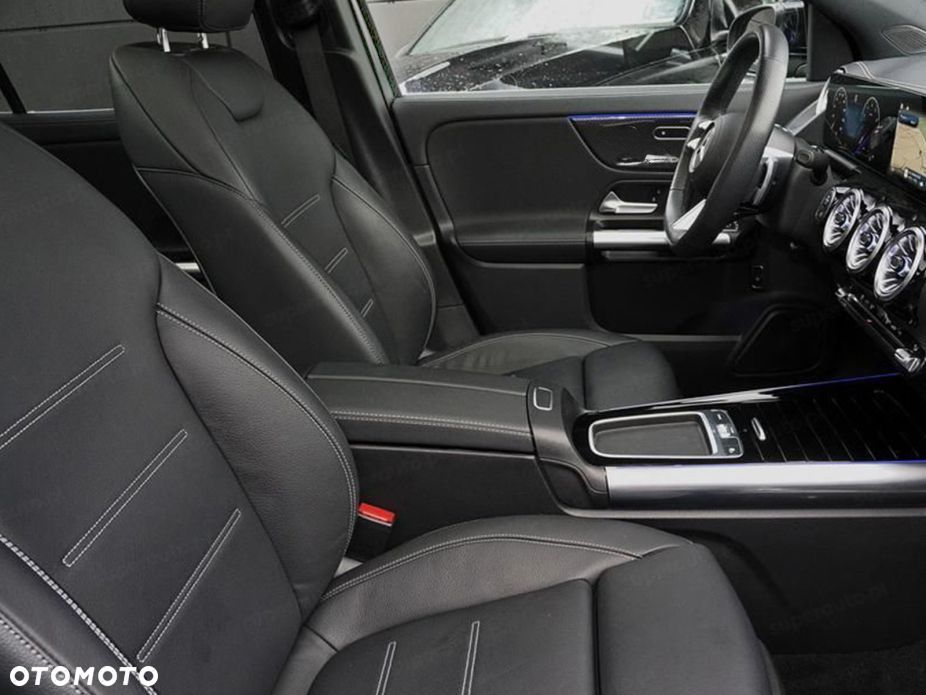 Mercedes-Benz GLA 200 AMG Line - 8
