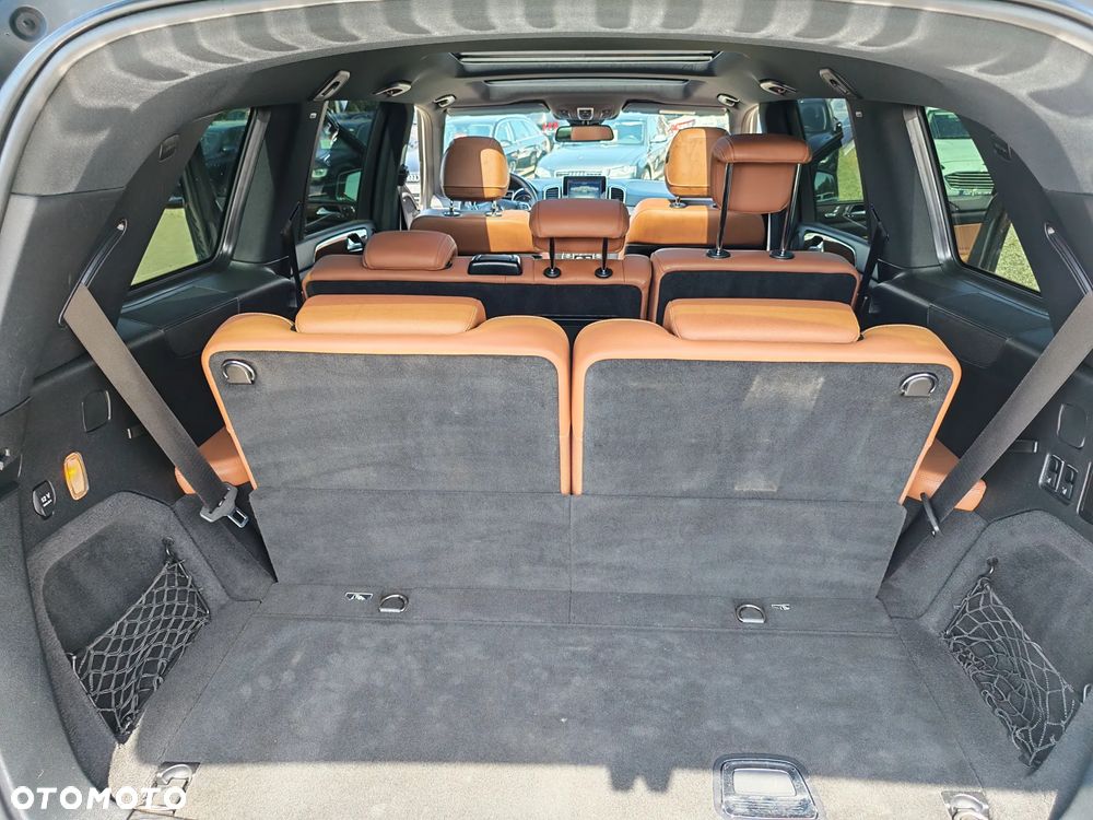 Mercedes-Benz GLS - 31