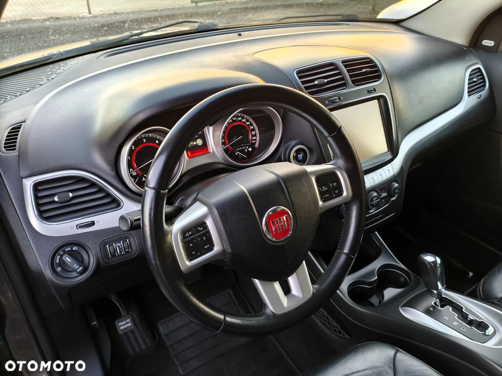 Fiat Freemont 2.0 Multijet Lounge AWD - 24