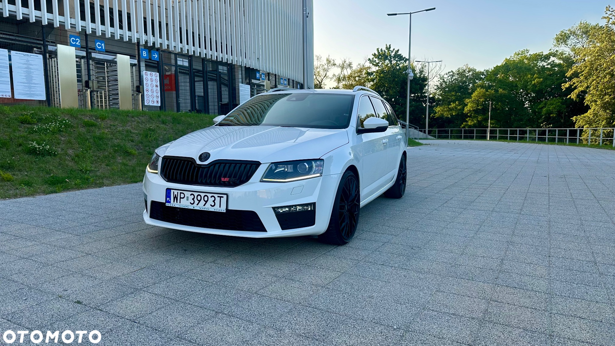 Skoda Octavia 2.0 TDI DSG RS - 9