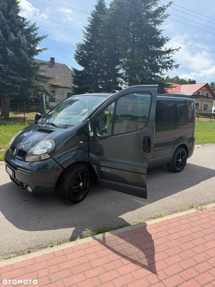 Renault Trafic Passenger - 16