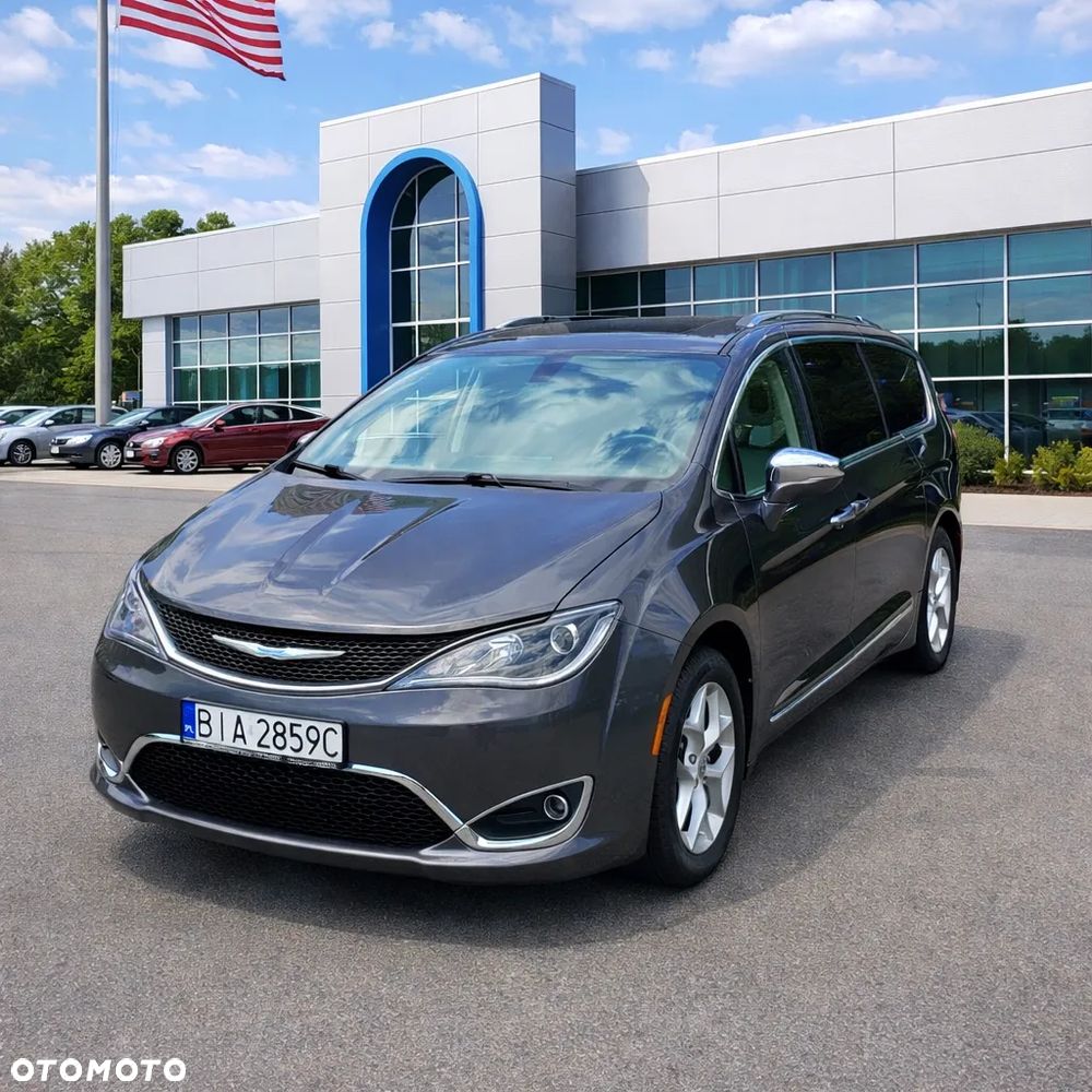 Chrysler Pacifica - 21