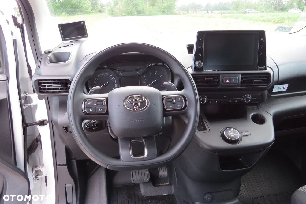 Toyota Proace City 1.2 D-4t 130km A/t Long Brygadówka - 6