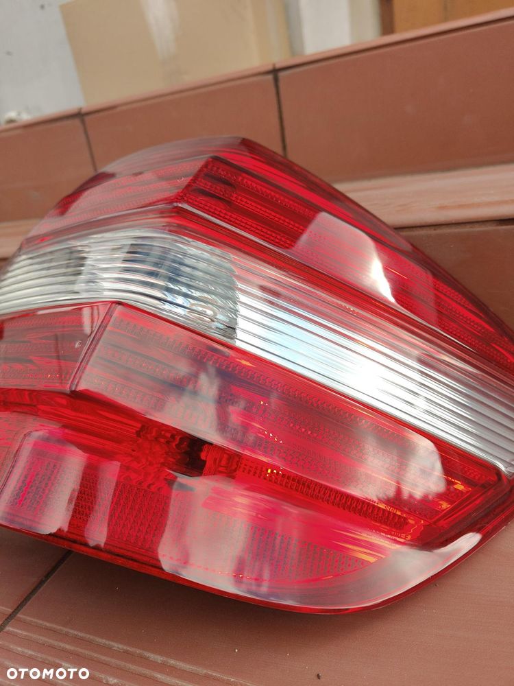 MERCEDES ML W164 Lampa Tylna Jasna Lewa Prawa Tył 05-08 - 23