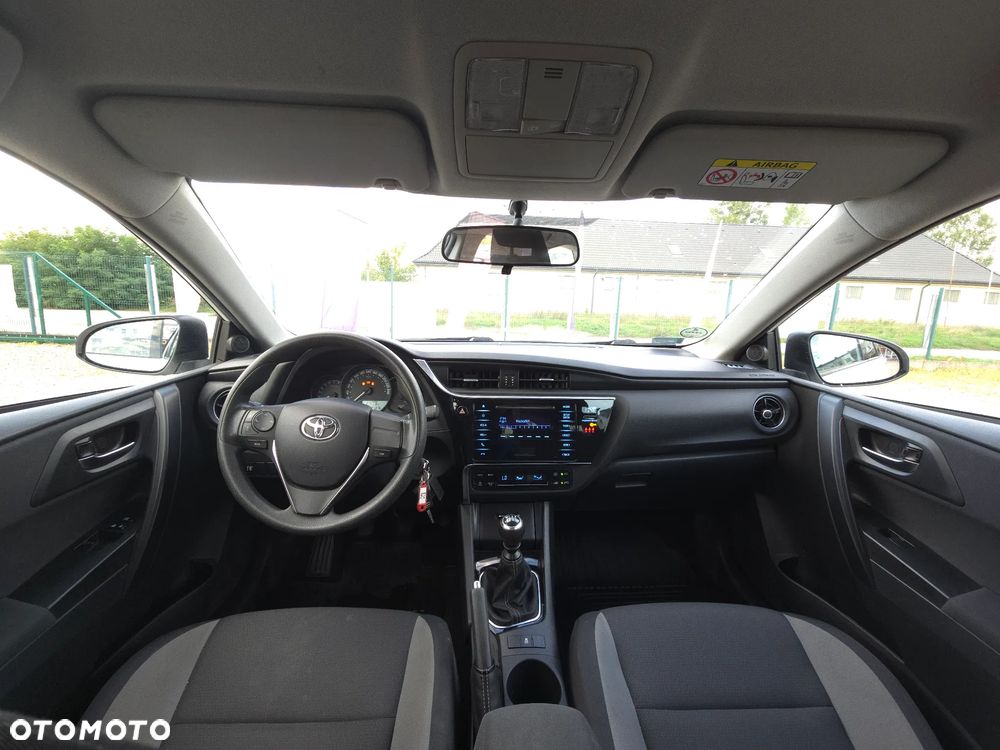 Toyota Auris 1.6 Premium - 32