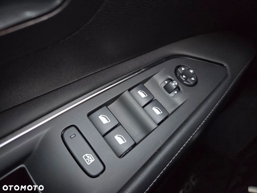 Peugeot 3008 PureTech 130 Stop & Start GPF EAT8 Allure - 36