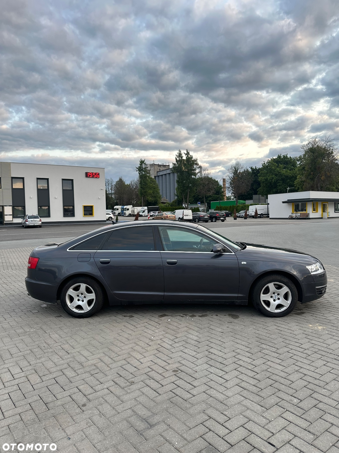 Audi A6 2.4 - 4