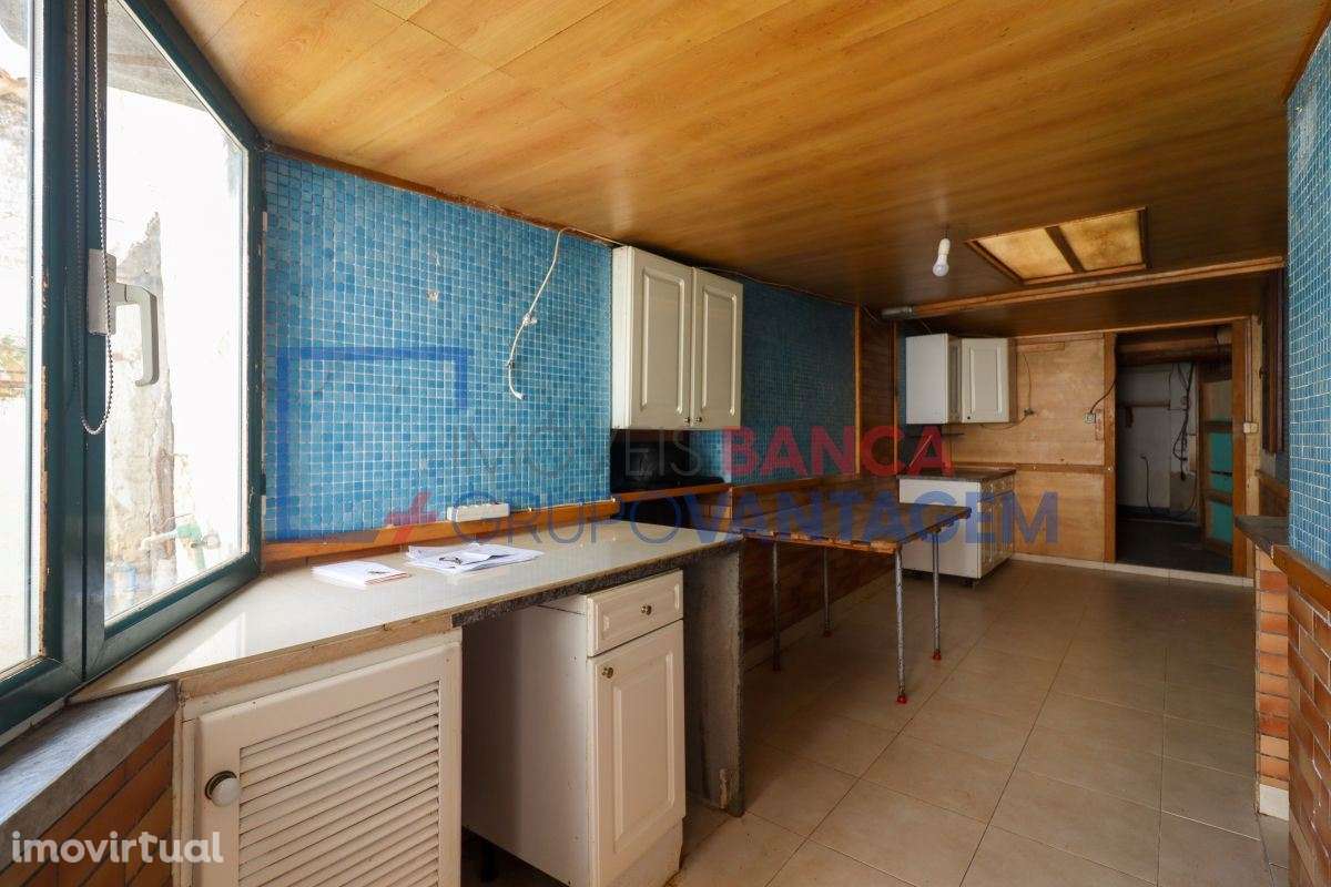 Moradia T2+1 e arrecadação para recuperar em A-da-Gorda - Óbidos - Grande imagem: 4/30