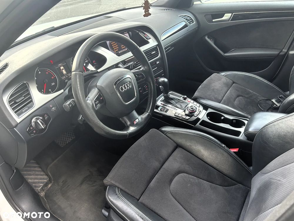 2011 Audi A4 Avant 2.0 TDI DPF multitronic S line Sportpaket (plus), photograph 10