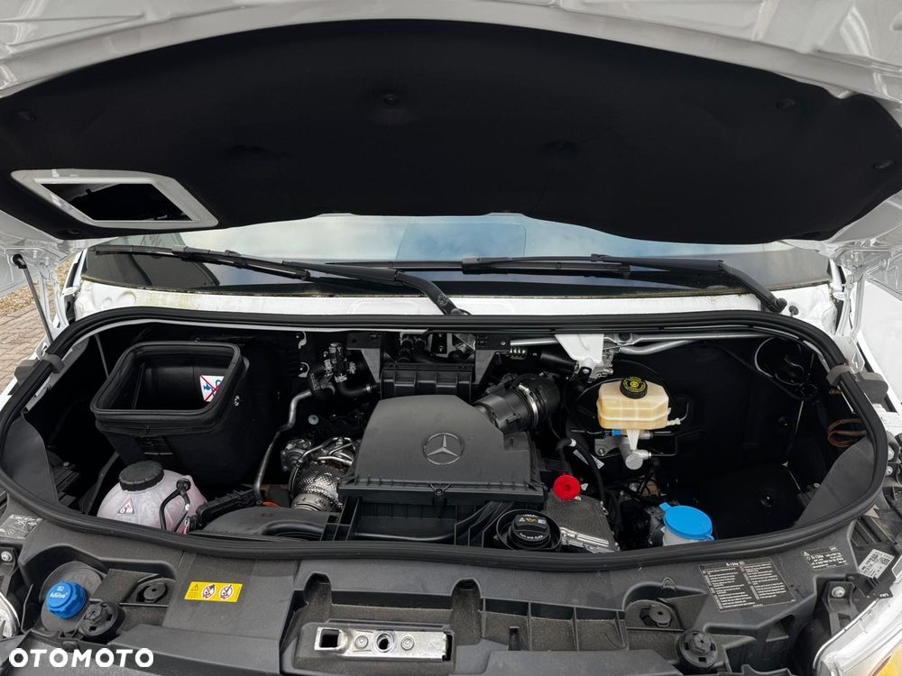 Mercedes-Benz SPRINTER 517 - 18