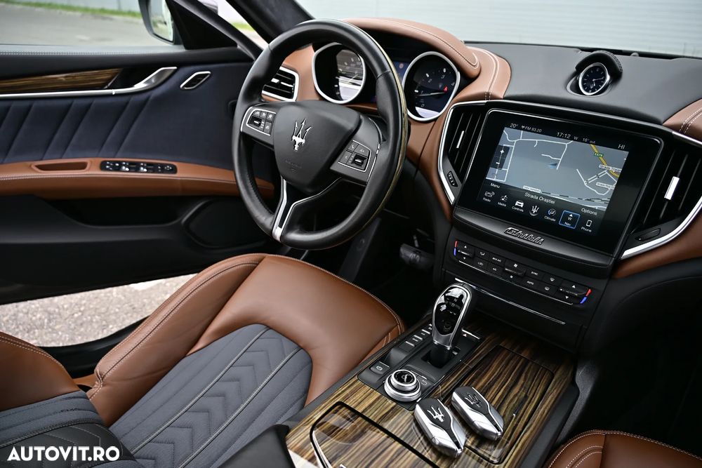 Maserati Ghibli GranLusso - 16