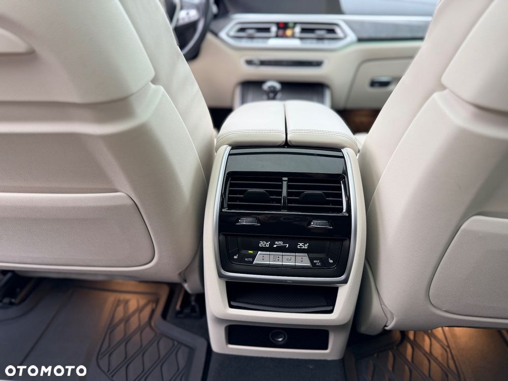 BMW X5 xDrive40i xLine - 38