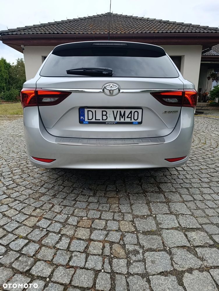 Toyota Avensis 2.0 D-4D Premium - 4
