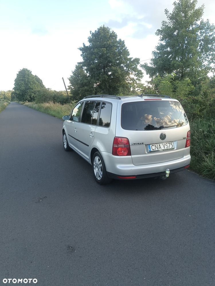 Volkswagen Touran - 3