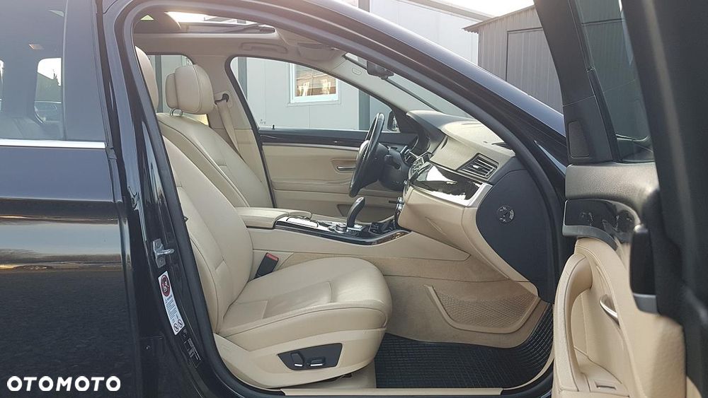 BMW Seria 5 520d xDrive - 30