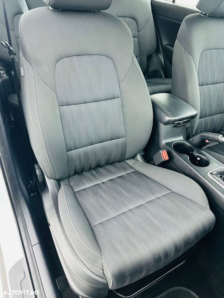 Kia Sportage 1.7 CRDI 2WD Attract - 18