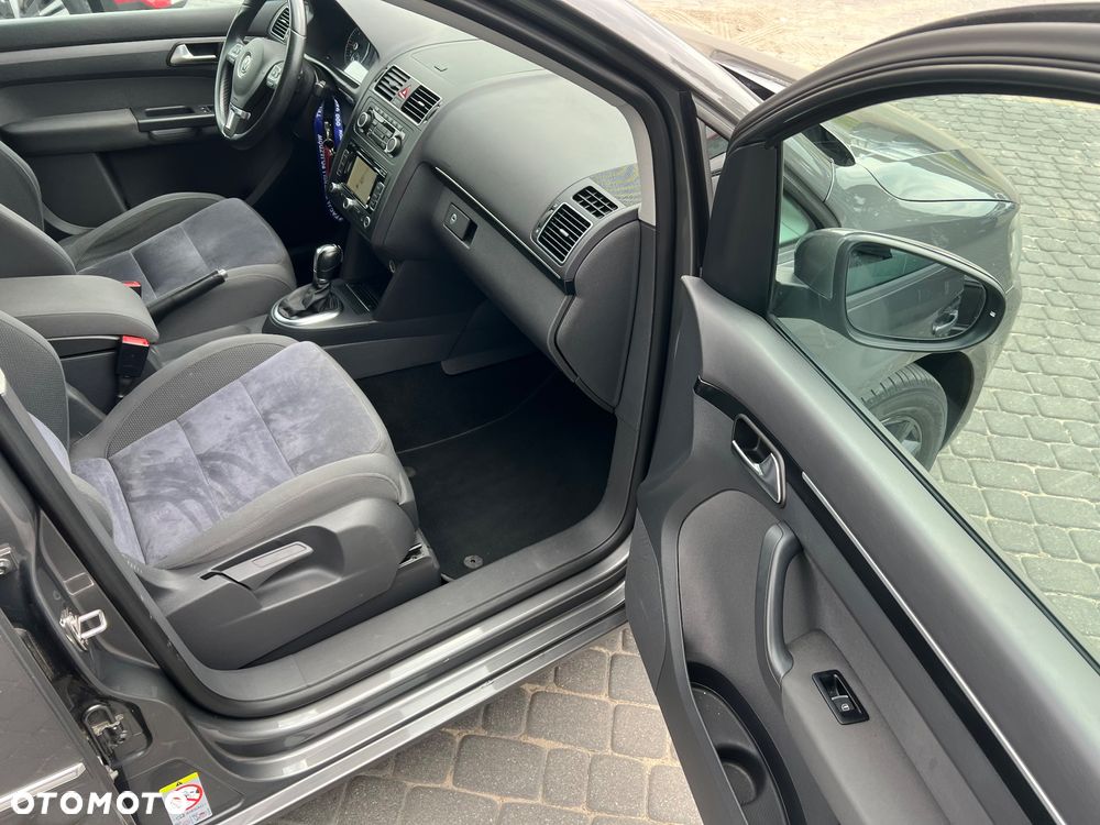 Volkswagen Touran 2.0 TDI DPF Comfortline DSG - 27