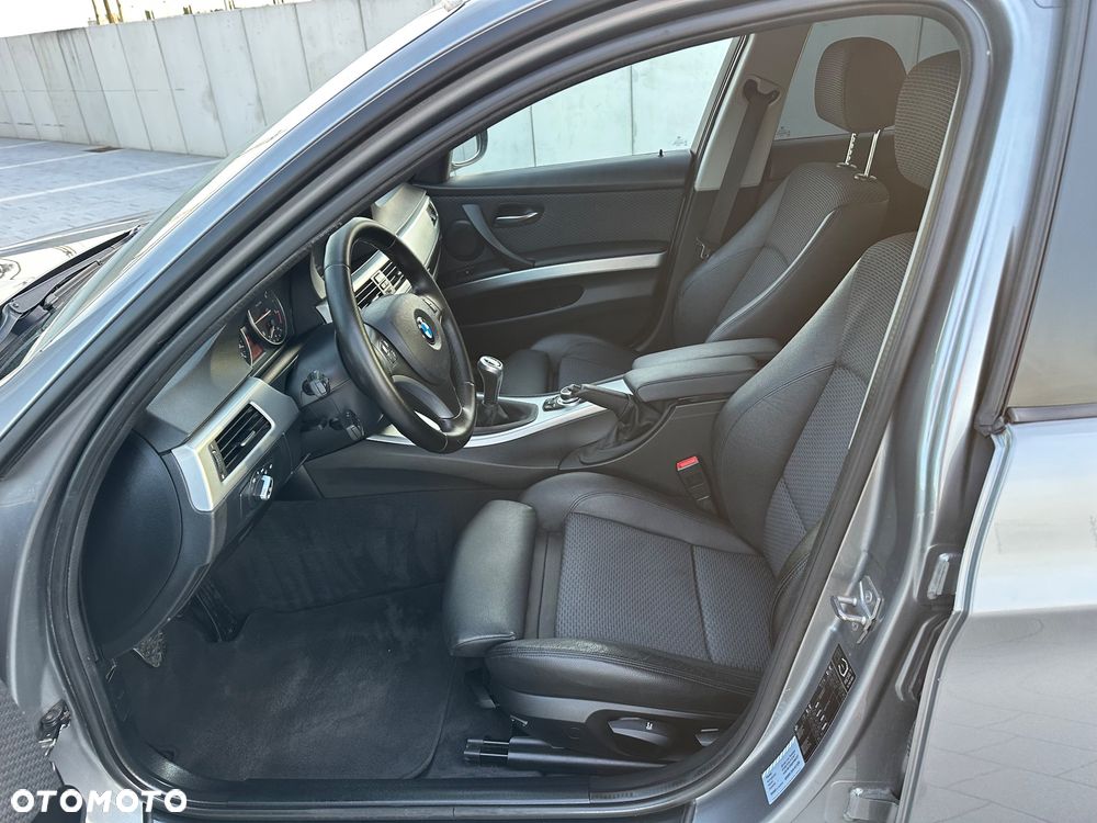 BMW Seria 3 320d DPF - 14