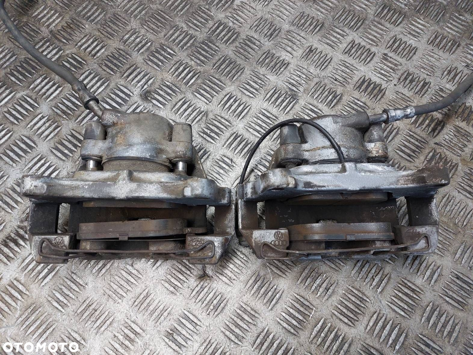 TARCZE HAMULCOWE PRZÓD + KLOCKI + ZACISKI AUDI A4 B8 1.8 TFSI - 8