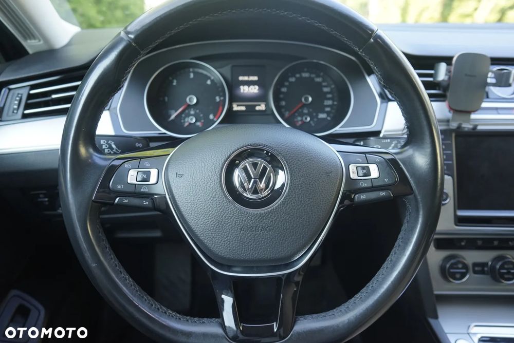 Volkswagen Passat Variant 2.0 TDI BMT Comfortline DSG - 10