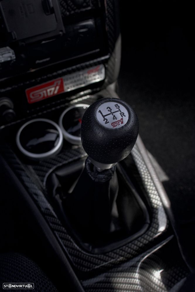 Subaru Impreza Sedan 2.0 WRX - 13