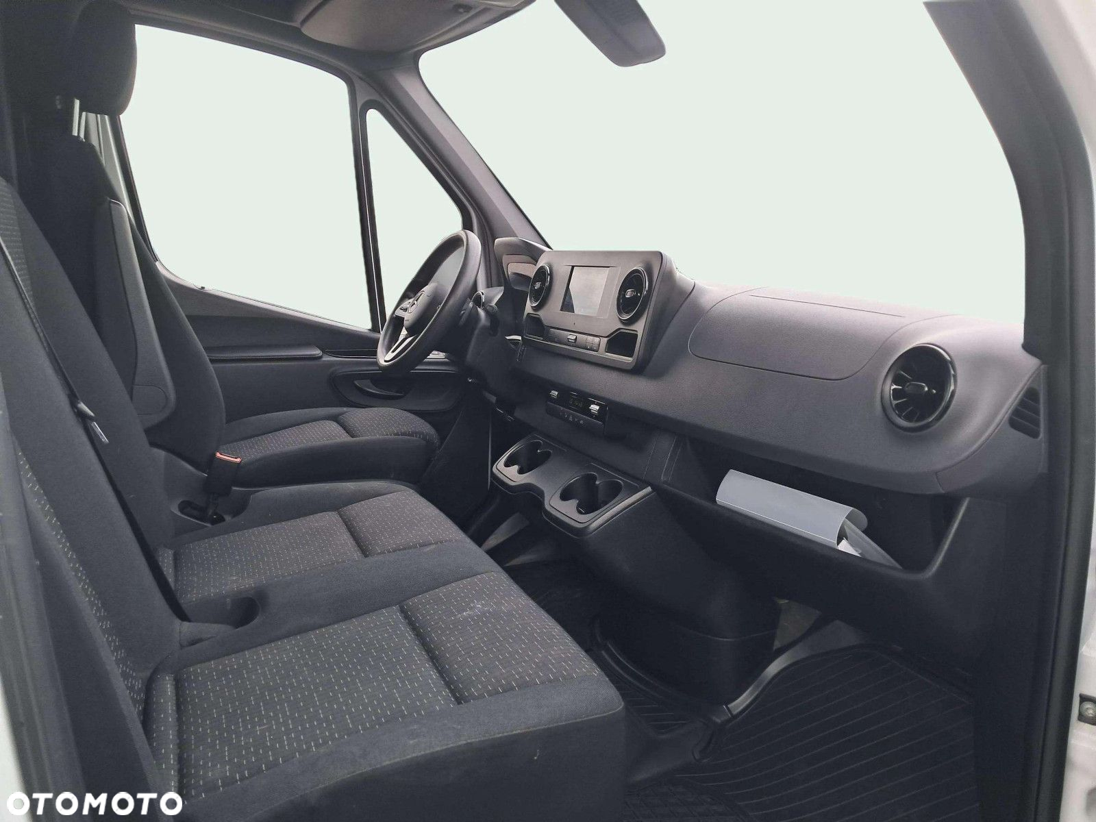 Mercedes-Benz Sprinter . - 12
