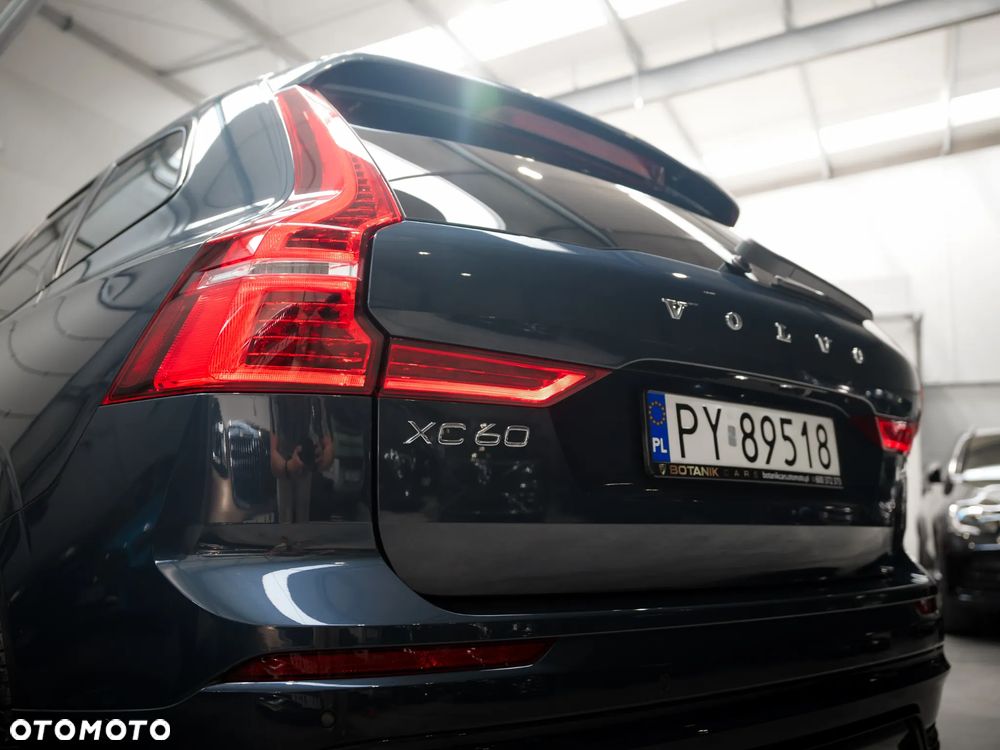 Volvo XC 60 B4 D AWD Plus Dark - 7