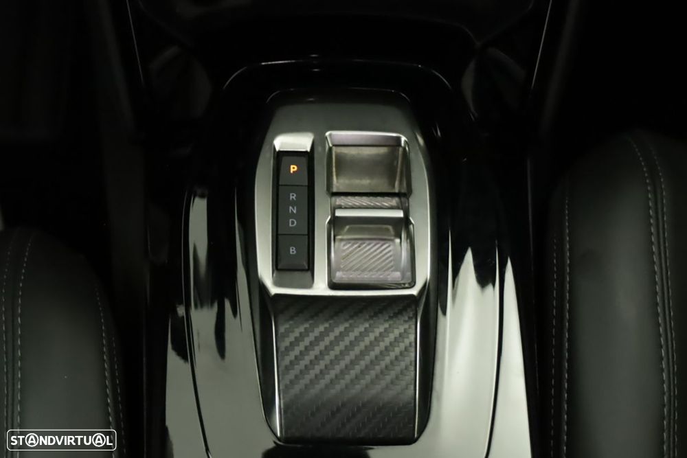 Peugeot e-2008 50 kWh GT - 16