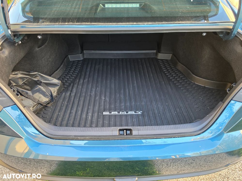 Toyota Camry - 22