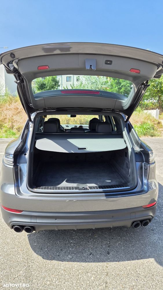 Porsche Cayenne - 5