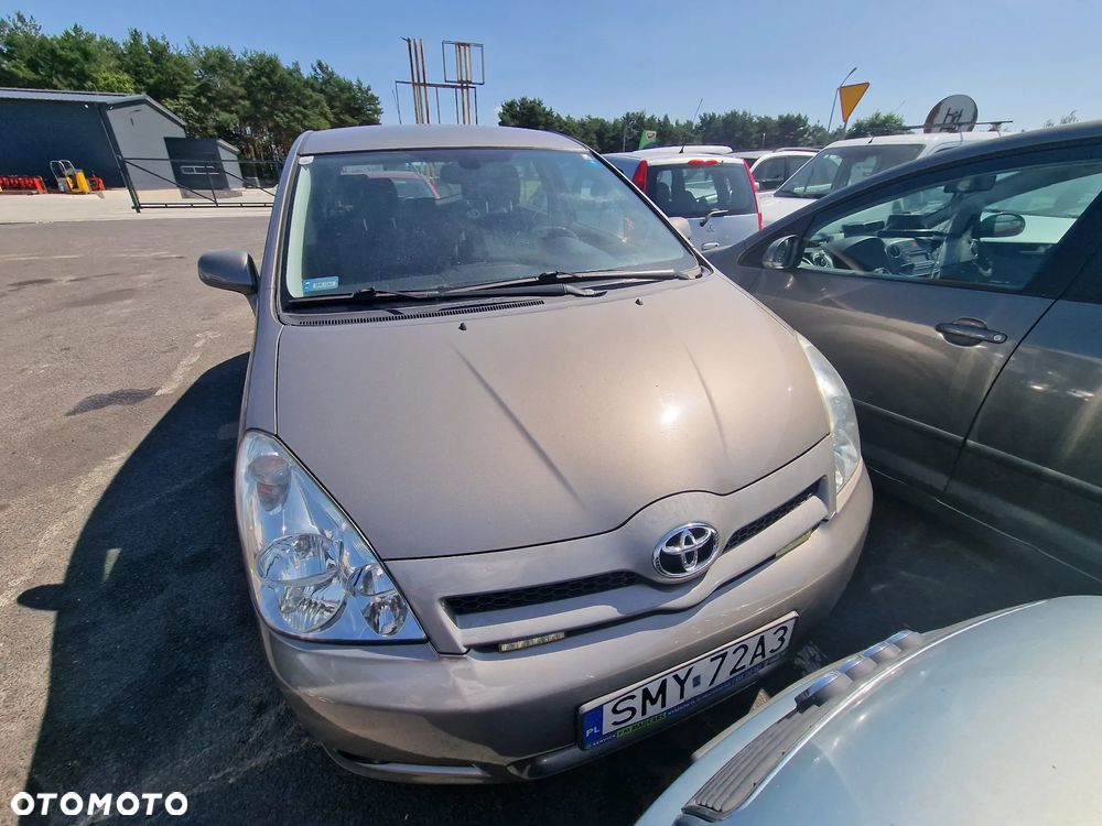 TOYOTA COROLLA VERSO
