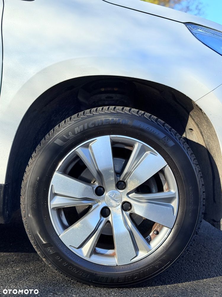 Peugeot 2008 1.2 Pure Tech Allure S&S - 7